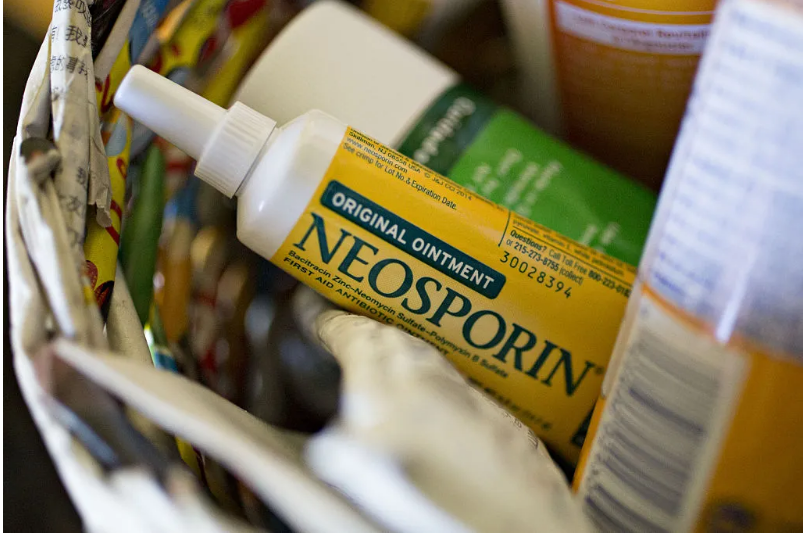 在鼻腔中涂抹孚诺软膏（Neosporin）真的可以帮助预防病毒感染吗？